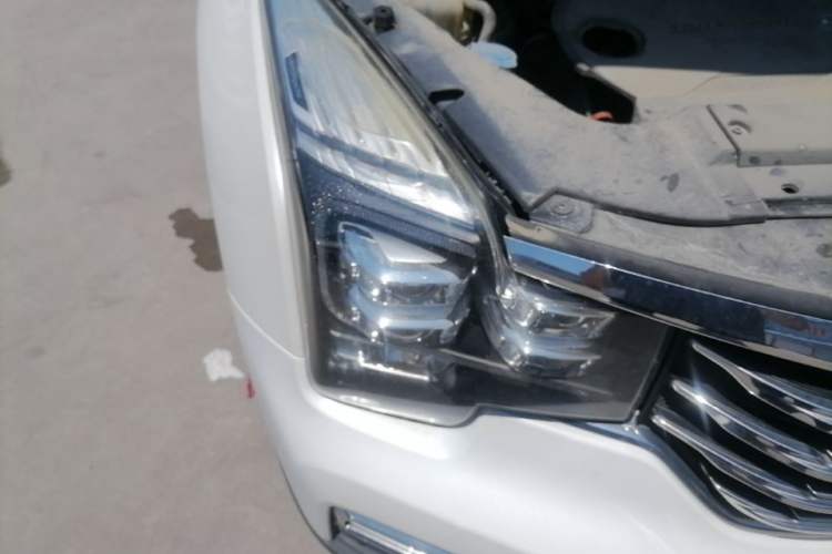 Used GAC Trumpchi GS8 2017 320T Two-Wheel Drive Luxury Smart Connectivity Version (7 Seats) Right Front Headlight