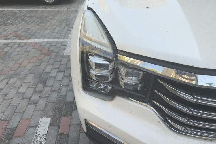 Used GAC Trumpchi GS8 2017 320T Two-Wheel Drive Luxury Smart Connectivity Version (7 Seats) Right Front Headlight