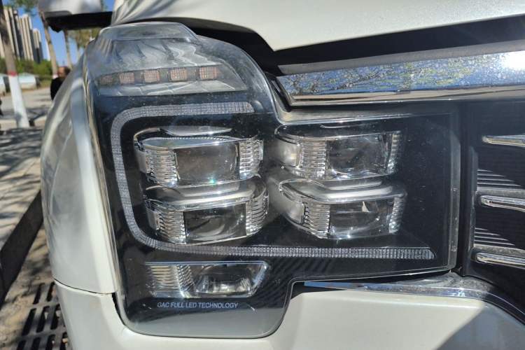 Used GAC Trumpchi GS8 2017 320T Two-Wheel Drive Luxury Smart Connectivity Version (7 Seats) Right Front Headlight