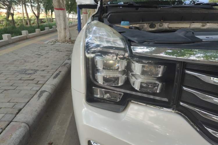 Used GAC Trumpchi GS8 2017 320T Two-Wheel Drive Luxury Smart Connectivity Version (7 Seats) Right Front Headlight