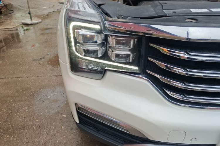 Used GAC Trumpchi GS8 2017 320T Four-Wheel Drive Luxury Smart Connectivity Version (7 Seats) Right Front Headlight