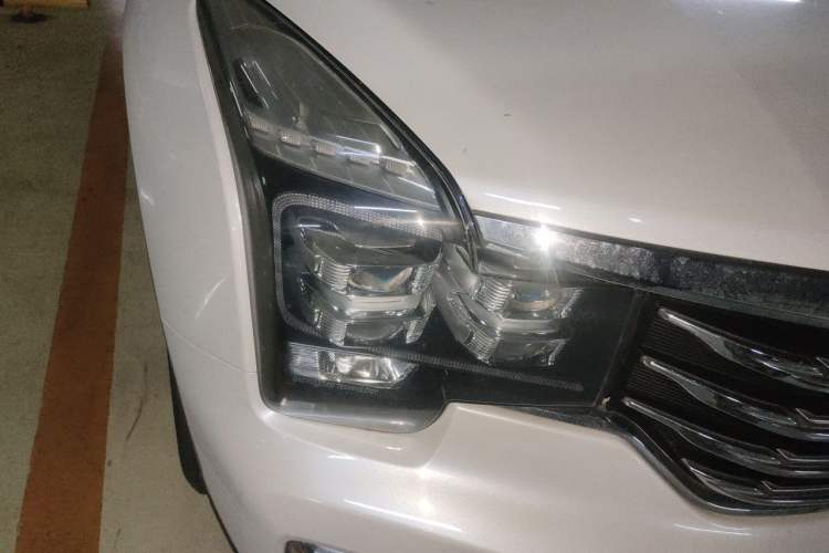 Used GAC Trumpchi GS8 2017 320T Two-Wheel Drive Luxury Smart Connectivity Version (7 Seats) Right Front Headlight