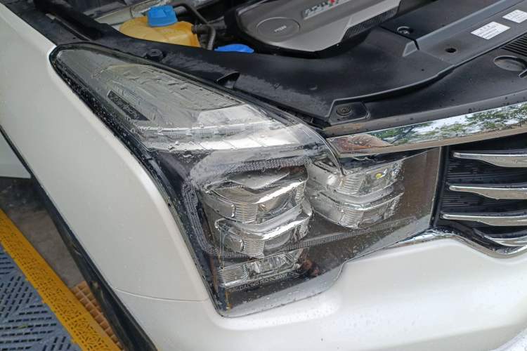 Used GAC Trumpchi GS8 2017 320T Two-Wheel Drive Luxury Smart Connectivity Version (7 Seats) Right Front Headlight