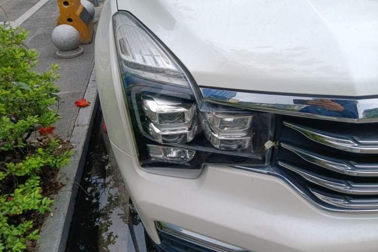 Used GAC Trumpchi GS8 2017 320T Two-Wheel Drive Luxury Smart Connectivity Version (7 Seats) Right Front Headlight