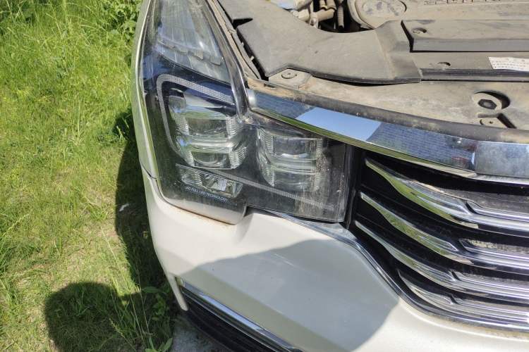 Used GAC Trumpchi GS8 2017 320T Two-Wheel Drive Luxury Smart Connectivity Version (7 Seats) Right Front Headlight
