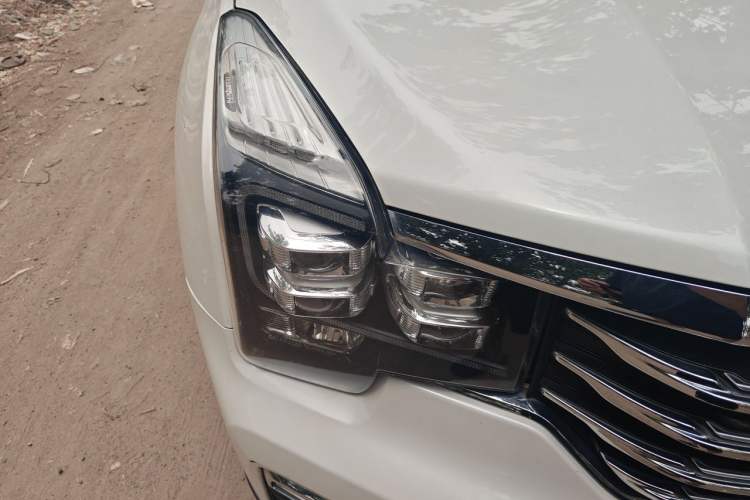 Used GAC Trumpchi GS8 2017 320T Two-Wheel Drive Luxury Smart Connectivity Version (7 Seats) Right Front Headlight