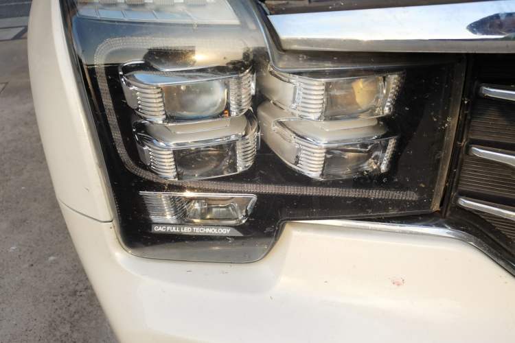 Used GAC Trumpchi GS8 2017 320T Two-Wheel Drive Luxury Smart Connectivity Version (7 Seats) Right Front Headlight