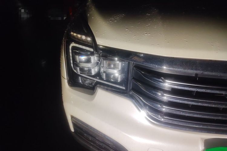 Used GAC Trumpchi GS8 2017 320T Two-Wheel Drive Prestige Version (7 Seats) Right Front Headlight