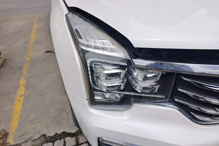 Used GAC Trumpchi GS8 2017 320T Two-Wheel Drive Luxury Smart Connectivity Version (7 Seats) Right Front Headlight