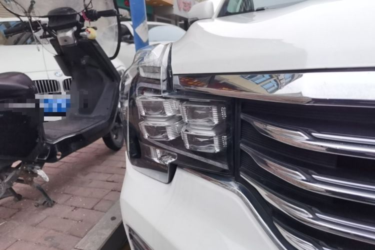 Used GAC Trumpchi GS8 2017 320T Two-Wheel Drive Luxury Smart Connectivity Version (7 Seats) Right Front Headlight
