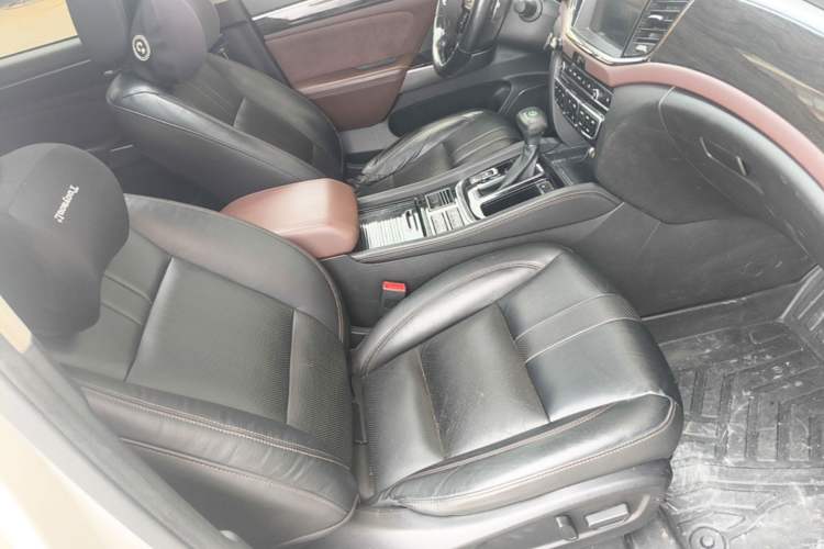 Used GAC Trumpchi GS8 2017 320T Two-Wheel Drive Luxury Smart Connectivity Version (7 Seats) Right Front Seat