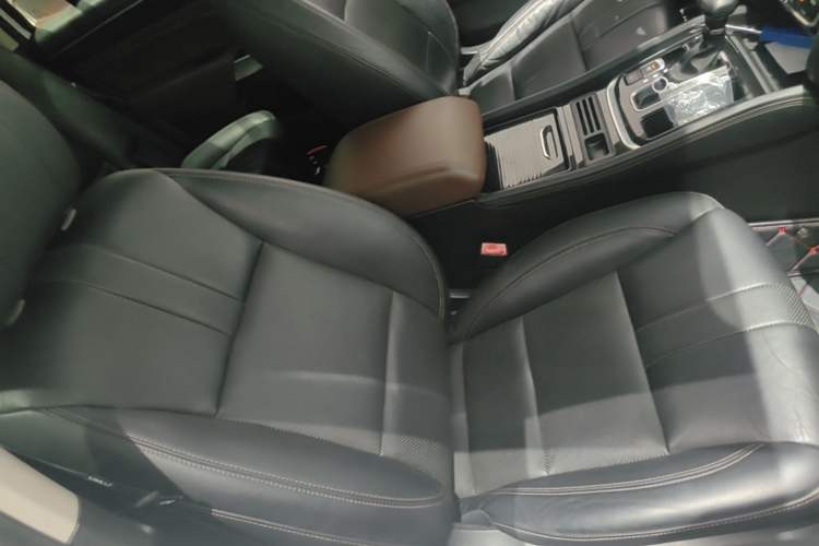 Used GAC Trumpchi GS8 2017 320T Two-Wheel Drive Luxury Edition (7 Seats) Right Front Seat