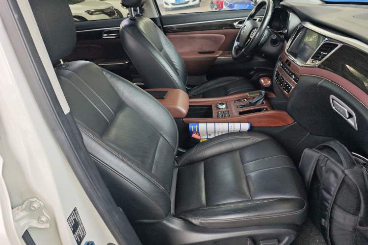 Used GAC Trumpchi GS8 2017 320T Two-Wheel Drive Luxury Smart Connectivity Version (7 Seats) Right Front Seat