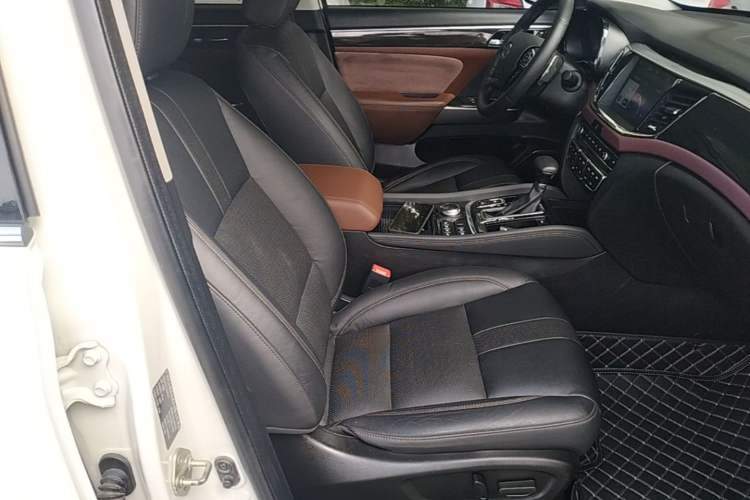 Used GAC Trumpchi GS8 2017 320T Four-Wheel Drive Luxury Smart Connectivity Version (7 Seats) Right Front Seat