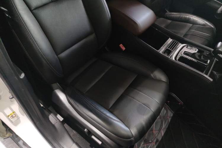 Used GAC Trumpchi GS8 2017 320T Two-Wheel Drive Luxury Edition (7 Seats) Right Front Seat