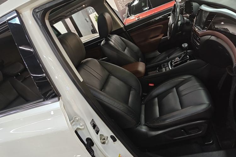 Used GAC Trumpchi GS8 2017 320T Two-Wheel Drive Luxury Smart Connectivity Version (7 Seats) Right Front Seat