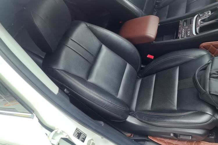 Used GAC Trumpchi GS8 2017 320T Two-Wheel Drive Luxury Smart Connectivity Version (7 Seats) Right Front Seat
