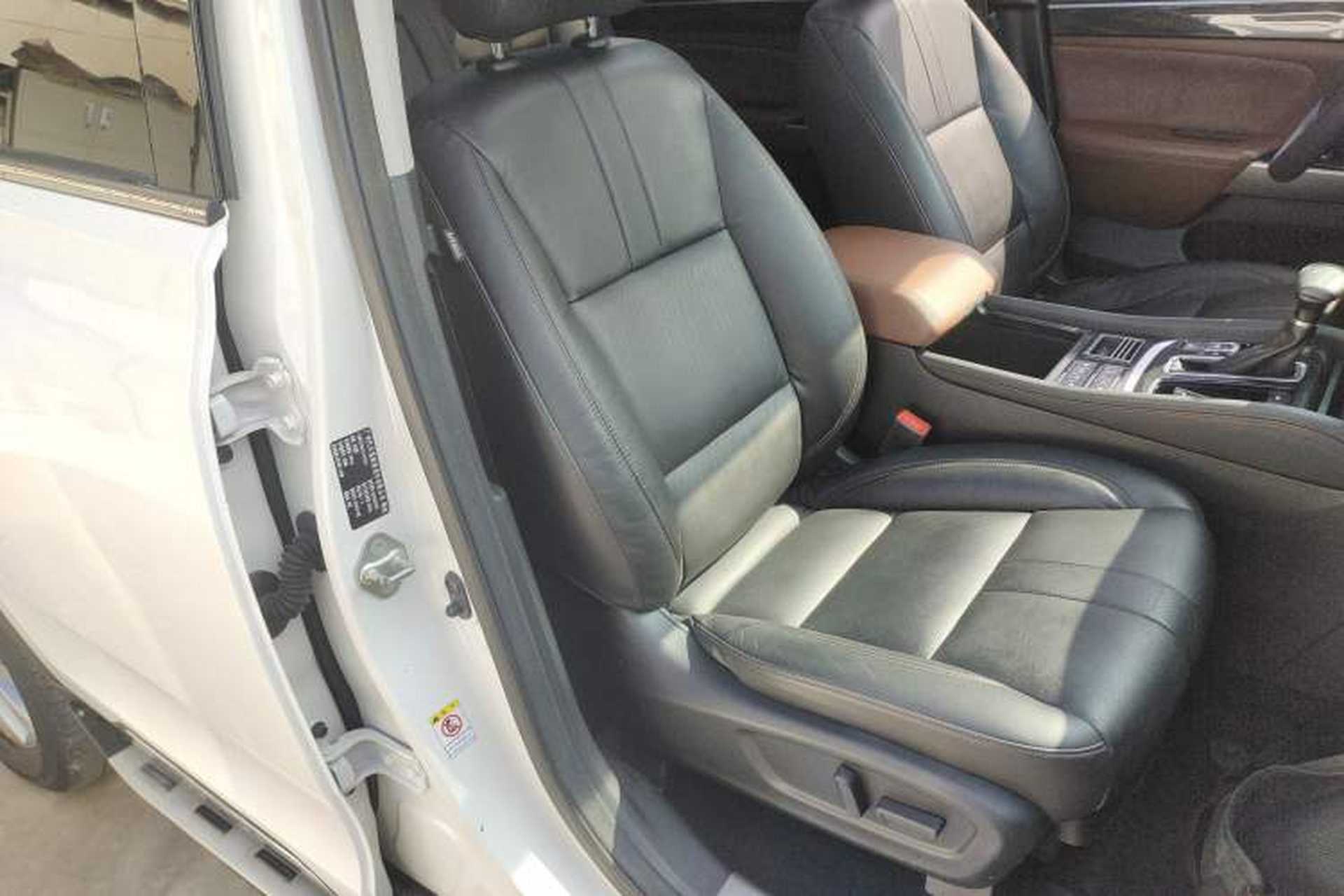 Used GAC Trumpchi GS8 2017 320T Two-Wheel Drive Luxury Smart Connectivity Version (7 Seats) Right Front Seat