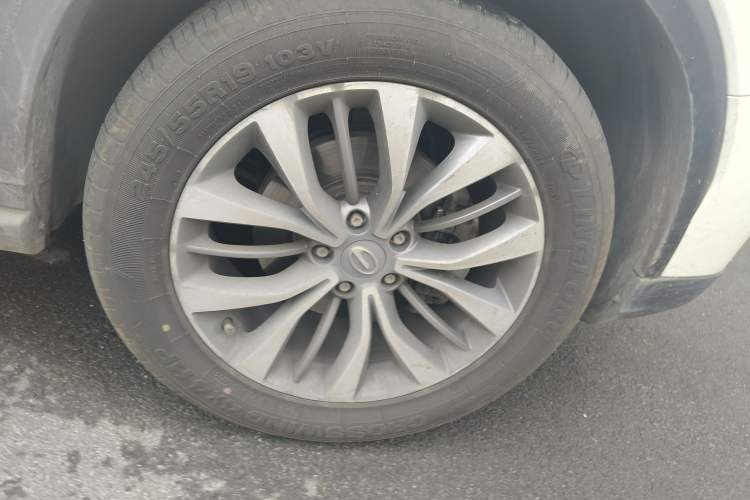 Used GAC Trumpchi GS8 2017 320T Two-Wheel Drive Luxury Smart Connectivity Version (7 Seats) Right Front Wheel Hub