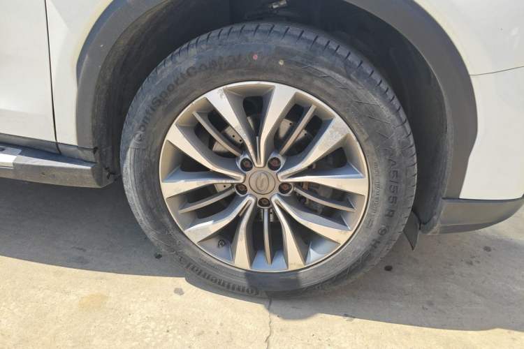 Used GAC Trumpchi GS8 2017 320T Two-Wheel Drive Luxury Smart Connectivity Version (7 Seats) Right Front Wheel Hub