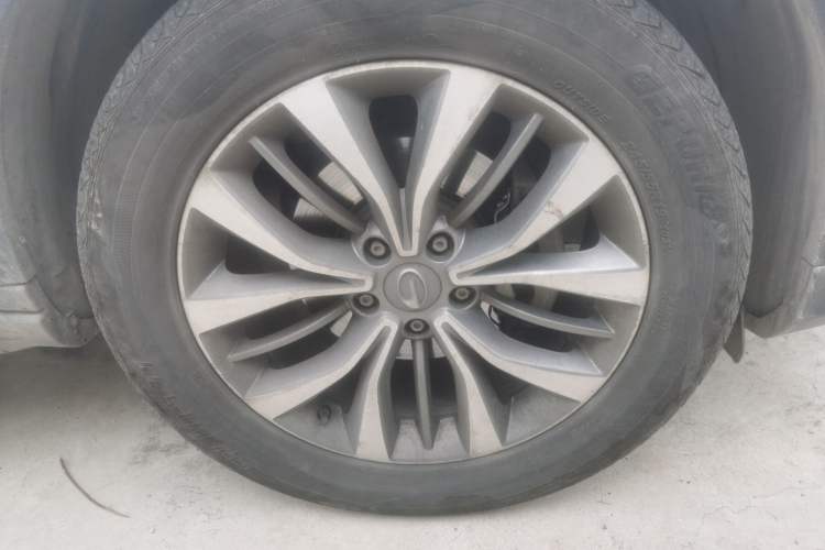Used GAC Trumpchi GS8 2017 320T Two-Wheel Drive Luxury Smart Connectivity Version (7 Seats) Right Front Wheel Hub