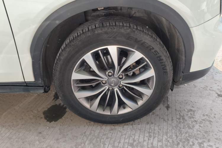Used GAC Trumpchi GS8 2017 320T Two-Wheel Drive Luxury Smart Connectivity Version (7 Seats) Right Front Wheel Hub