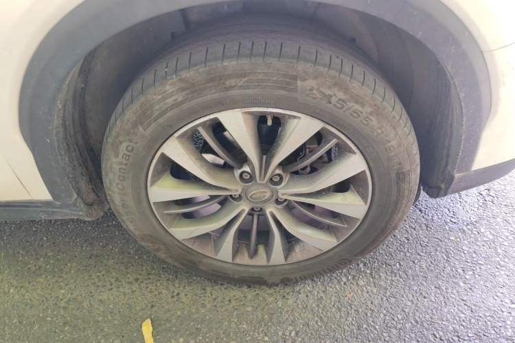 Used GAC Trumpchi GS8 2017 320T Two-Wheel Drive Luxury Smart Connectivity Version (7 Seats) Right Front Wheel Hub