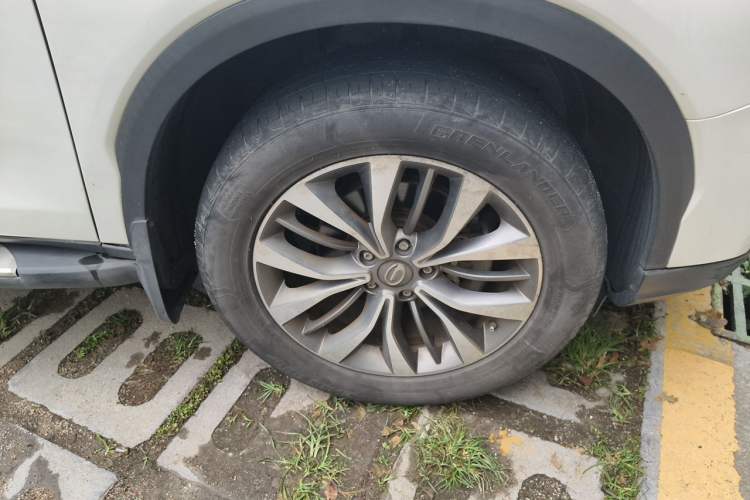 Used GAC Trumpchi GS8 2017 320T Two-Wheel Drive Luxury Smart Connectivity Version (7 Seats) Right Front Wheel Hub