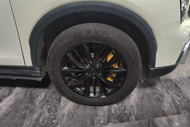 Used GAC Trumpchi GS8 2017 320T Two-Wheel Drive Luxury Smart Connectivity Version (7 Seats) Right Front Wheel Hub