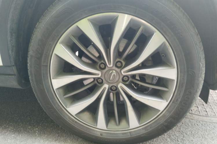 Used GAC Trumpchi GS8 2017 320T Two-Wheel Drive Luxury Smart Connectivity Version (7 Seats) Right Front Wheel Hub