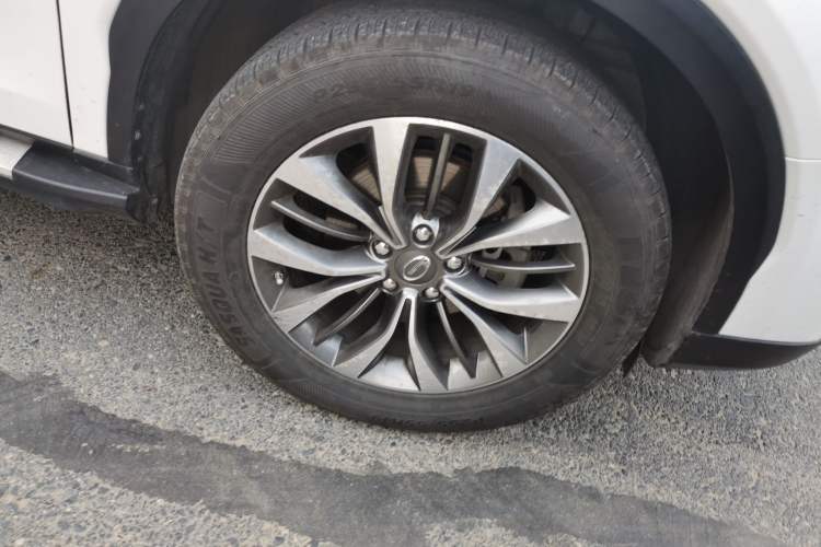 Used GAC Trumpchi GS8 2017 320T Two-Wheel Drive Luxury Smart Connectivity Version (7 Seats) Right Front Wheel Hub