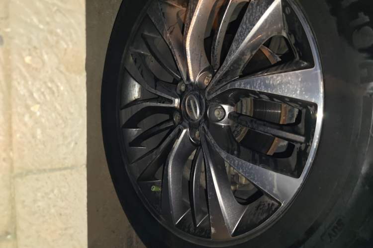 Used GAC Trumpchi GS8 2017 320T Four-Wheel Drive Luxury Smart Connectivity Version (7 Seats) Right Front Wheel Hub