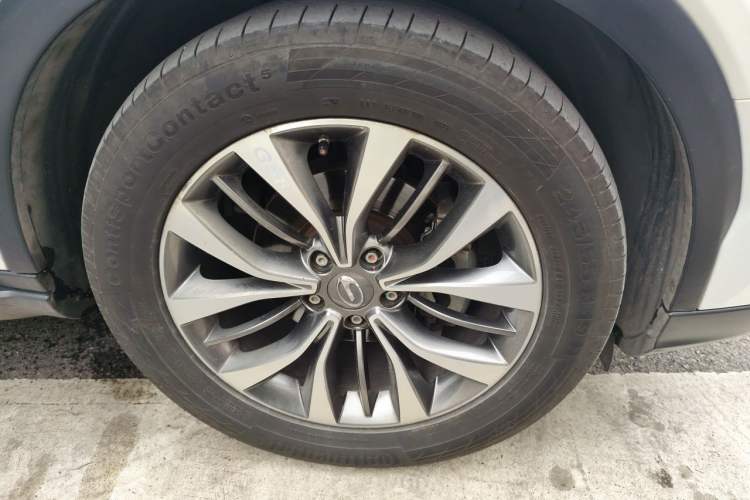 Used GAC Trumpchi GS8 2017 320T Two-Wheel Drive Luxury Smart Connectivity Version (7 Seats) Right Front Wheel Hub