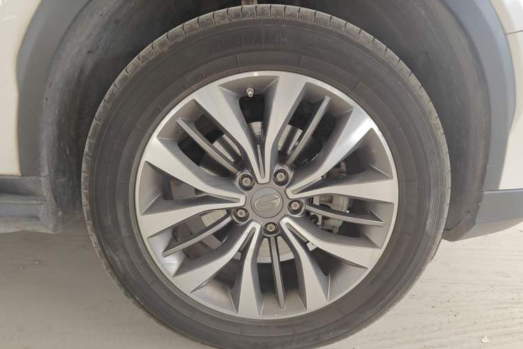 Used GAC Trumpchi GS8 2017 320T Two-Wheel Drive Luxury Smart Connectivity Version (7 Seats) Right Front Wheel Hub