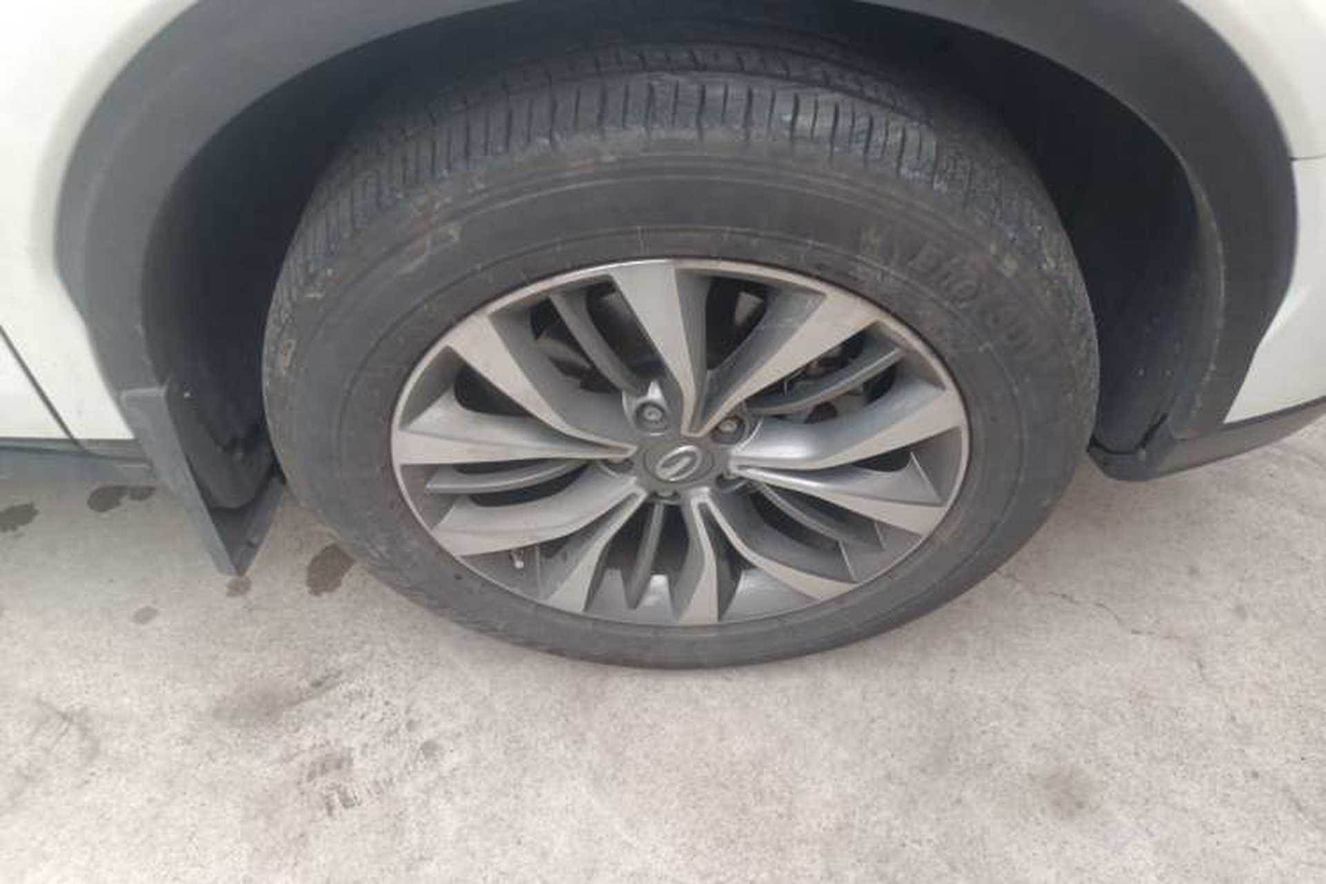 Used GAC Trumpchi GS8 2017 320T Two-Wheel Drive Luxury Smart Connectivity Version (7 Seats) Right Front Wheel Hub