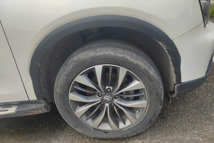 Used GAC Trumpchi GS8 2017 320T Two-Wheel Drive Luxury Smart Connectivity Version (7 Seats) Right Front Wheel Hub