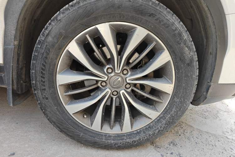 Used GAC Trumpchi GS8 2017 320T Two-Wheel Drive Luxury Smart Connectivity Version (7 Seats) Right Front Wheel Hub