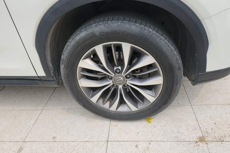 Used GAC Trumpchi GS8 2017 320T Two-Wheel Drive Luxury Smart Connectivity Version (7 Seats) Right Front Wheel Hub