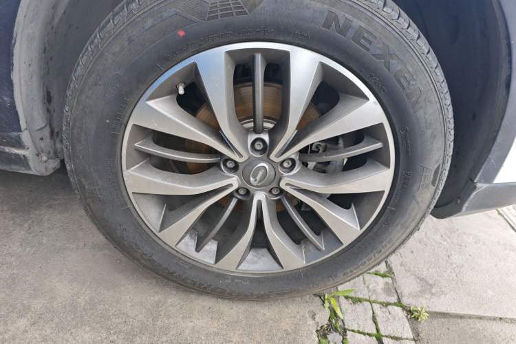 Used GAC Trumpchi GS8 2017 320T Two-Wheel Drive Luxury Smart Connectivity Version (7 Seats) Right Front Wheel Hub
