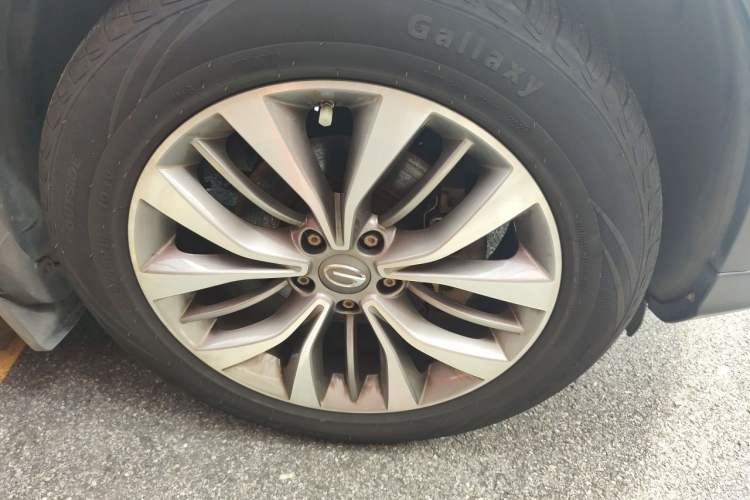 Used GAC Trumpchi GS8 2017 320T Two-Wheel Drive Luxury Smart Connectivity Version (7 Seats) Right Front Wheel Hub