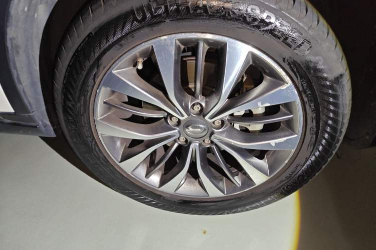 Used GAC Trumpchi GS8 2017 320T Four-Wheel Drive Luxury Smart Connectivity Version (7 Seats) Right Front Wheel Hub