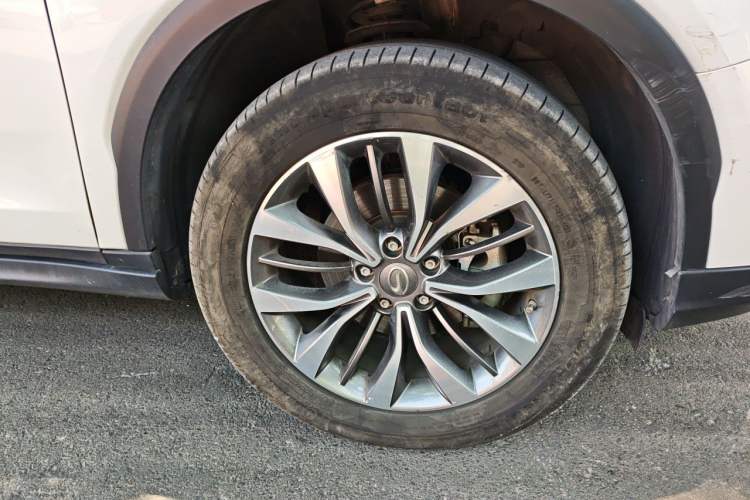 Used GAC Trumpchi GS8 2017 320T Two-Wheel Drive Luxury Smart Connectivity Version (7 Seats) Right Front Wheel Hub