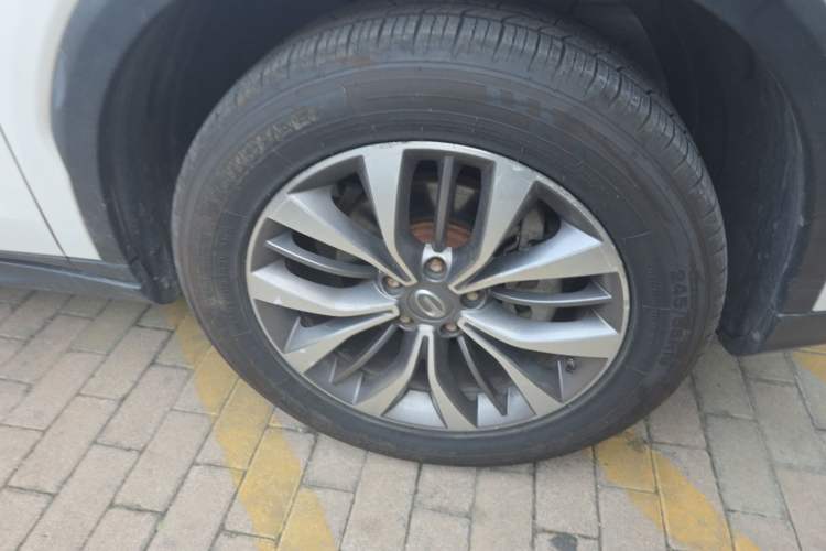 Used GAC Trumpchi GS8 2017 320T Two-Wheel Drive Luxury Smart Connectivity Version (7 Seats) Right Front Wheel Hub