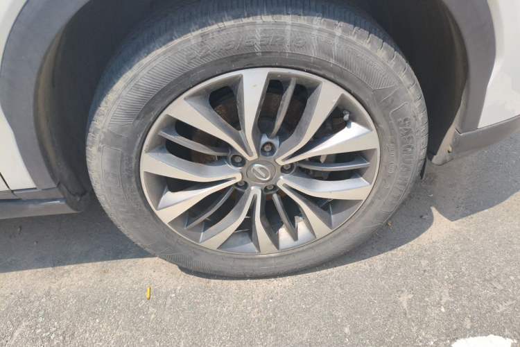 Used GAC Trumpchi GS8 2017 320T Two-Wheel Drive Luxury Smart Connectivity Version (7 Seats) Right Front Wheel Hub