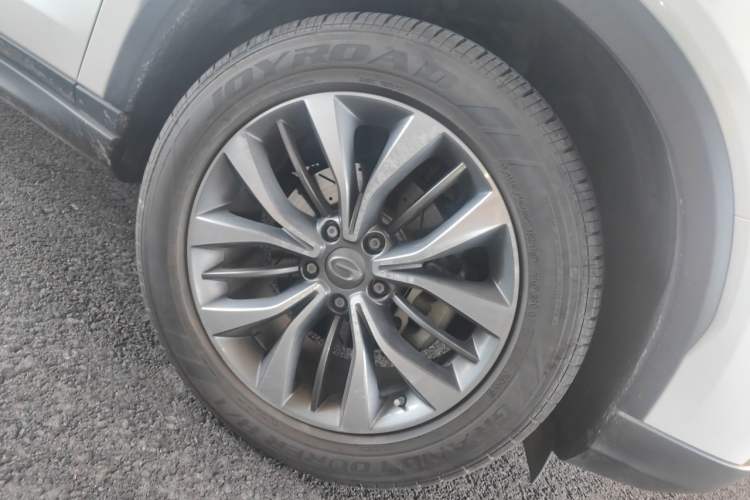 Used GAC Trumpchi GS8 2017 320T Two-Wheel Drive Luxury Smart Connectivity Version (7 Seats) Right Front Wheel Hub