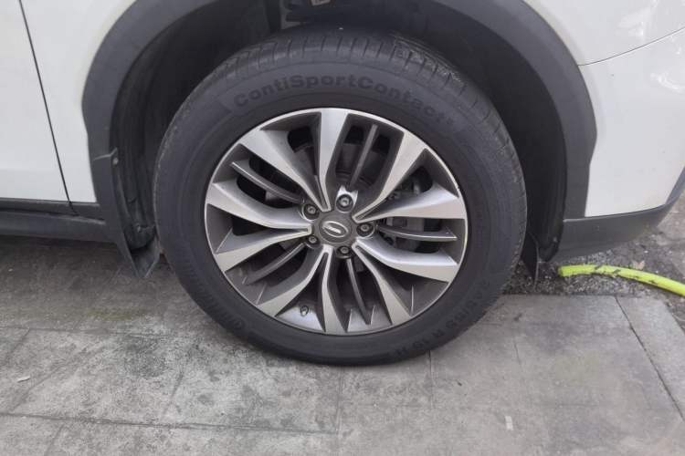 Used GAC Trumpchi GS8 2017 320T Four-Wheel Drive Luxury Smart Connectivity Version (7 Seats) Right Front Wheel Hub