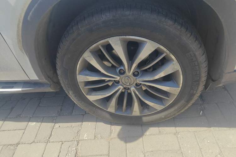 Used GAC Trumpchi GS8 2017 320T Two-Wheel Drive Luxury Smart Connectivity Version (7 Seats) Right Front Wheel Hub