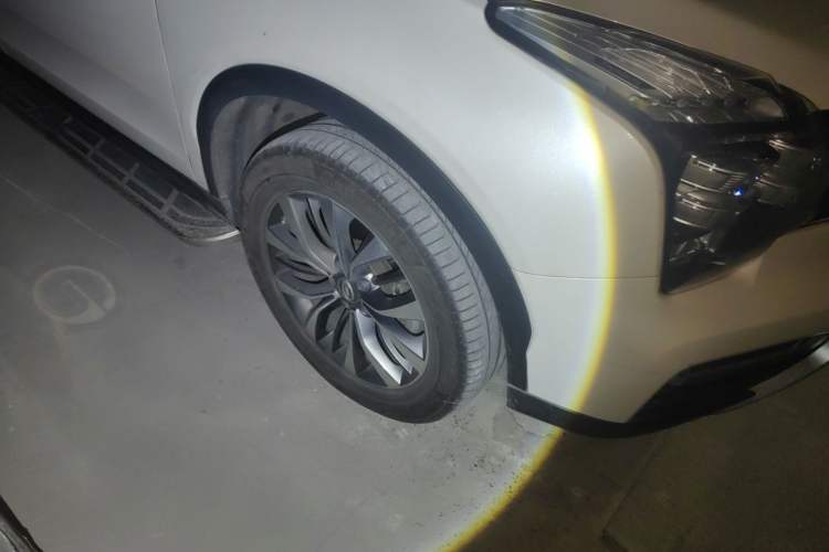 Used GAC Trumpchi GS8 2017 320T Two-Wheel Drive Luxury Smart Connectivity Version (7 Seats) Right Front Wheel Hub