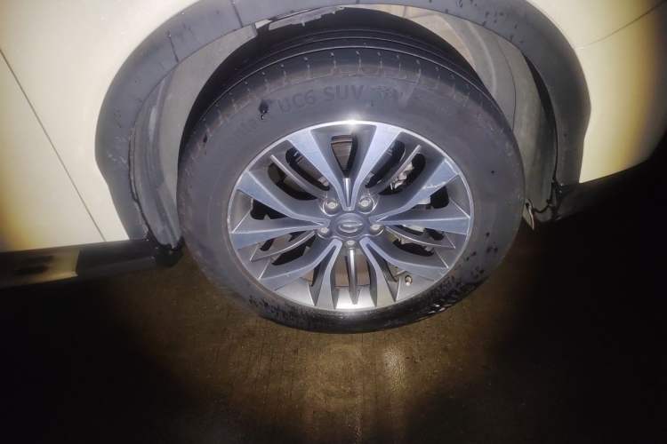 Used GAC Trumpchi GS8 2017 320T Two-Wheel Drive Prestige Version (7 Seats) Right Front Wheel Hub
