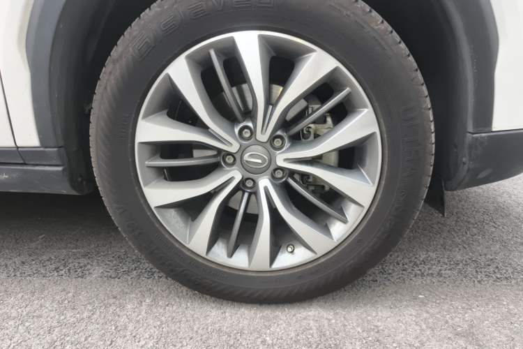 Used GAC Trumpchi GS8 2017 320T Two-Wheel Drive Luxury Smart Connectivity Version (7 Seats) Right Front Wheel Hub